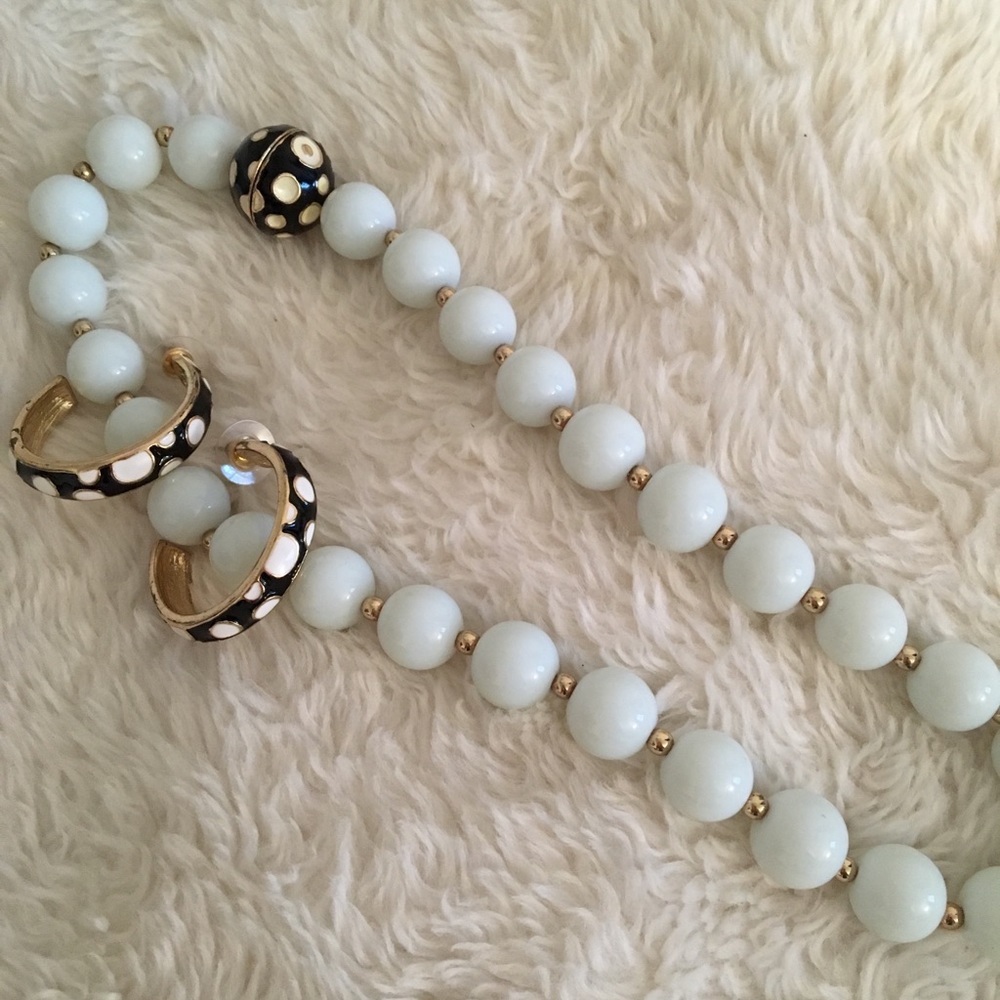 Black and‎ White Beaded Necklace and Earrings